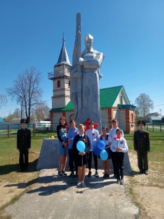 При участии сотрудников Следственного комитета России восстановлен обелиск в поселке
